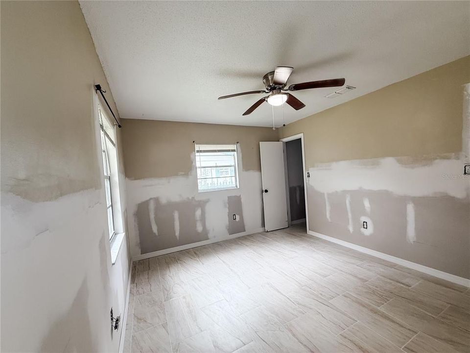 For Sale: $225,000 (3 beds, 2 baths, 1114 Square Feet)