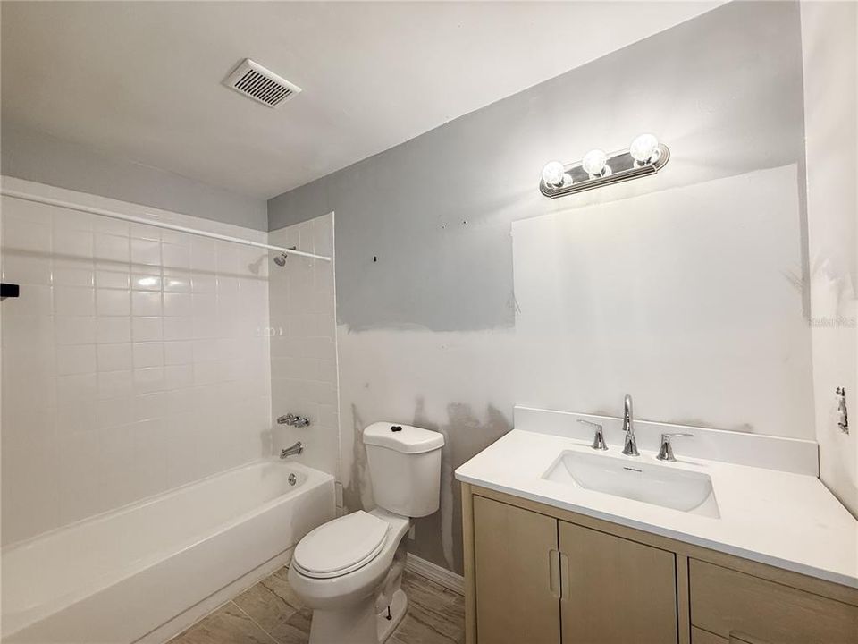 For Sale: $225,000 (3 beds, 2 baths, 1114 Square Feet)