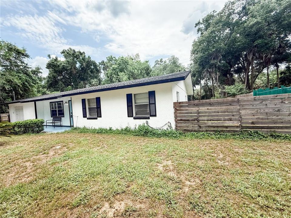 For Sale: $225,000 (3 beds, 2 baths, 1114 Square Feet)