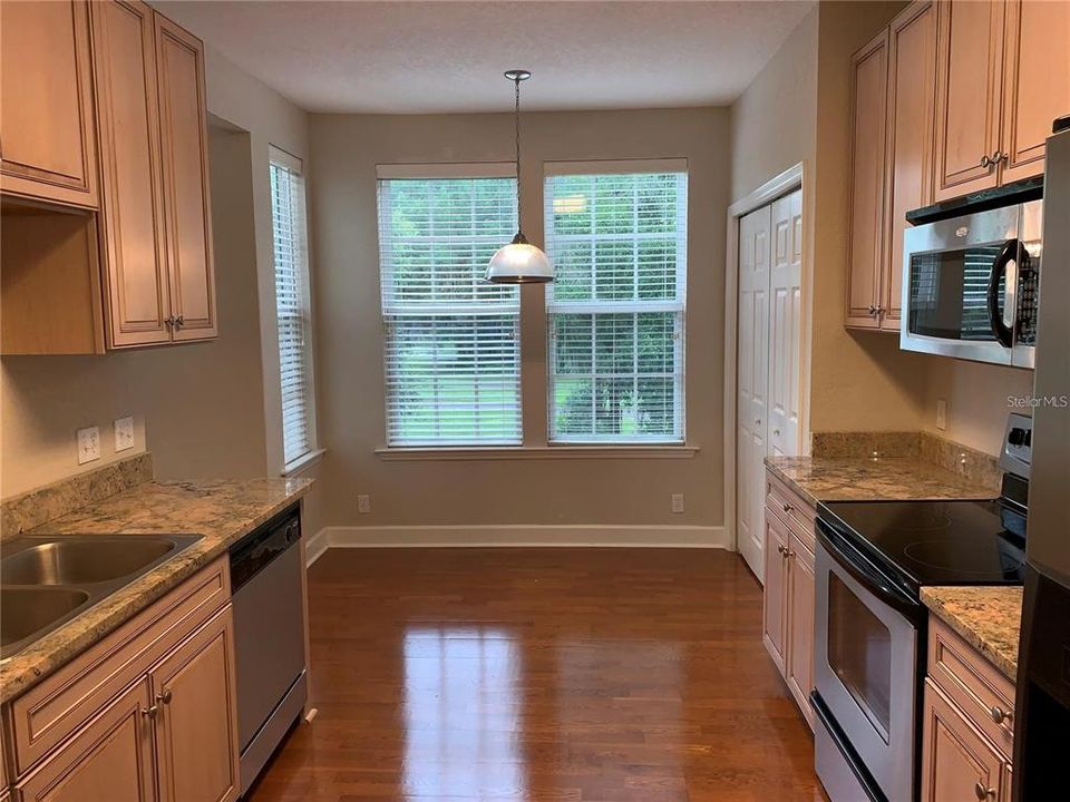 出租: $2,600 (3 贝兹, 2 浴室, 1449 平方英尺)