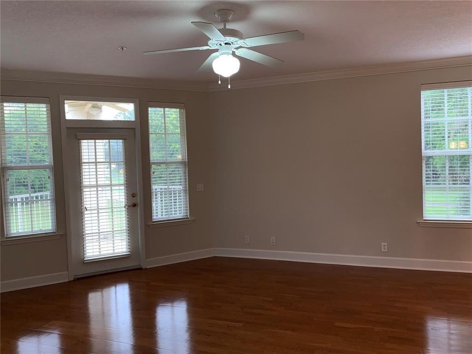 出租: $2,600 (3 贝兹, 2 浴室, 1449 平方英尺)