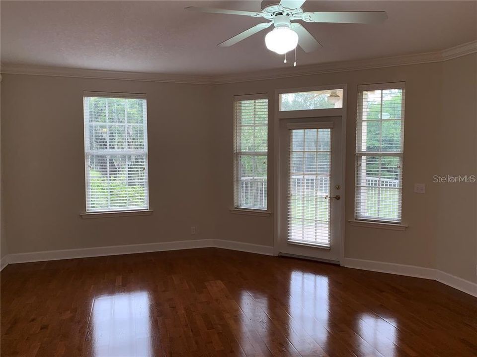 出租: $2,600 (3 贝兹, 2 浴室, 1449 平方英尺)