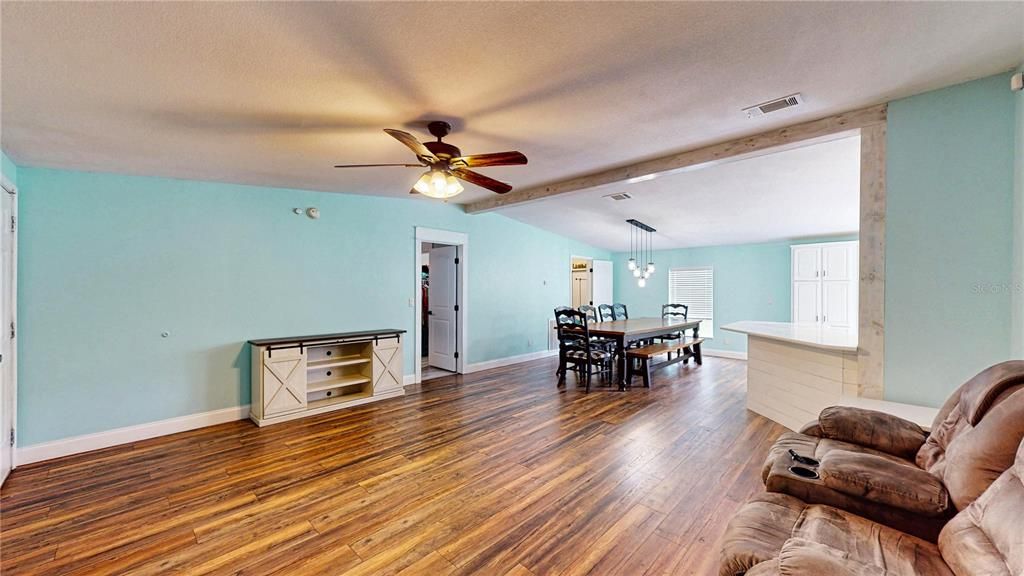 For Sale: $420,000 (4 beds, 2 baths, 1860 Square Feet)