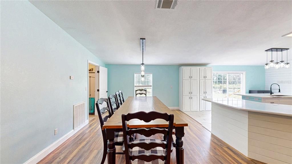 For Sale: $420,000 (4 beds, 2 baths, 1860 Square Feet)