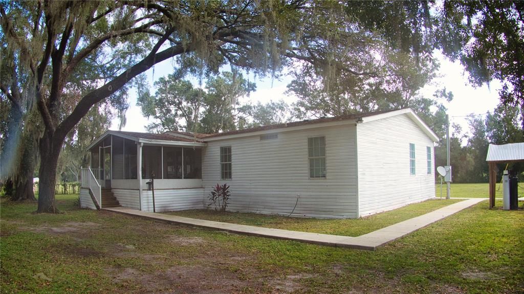 For Sale: $420,000 (4 beds, 2 baths, 1860 Square Feet)