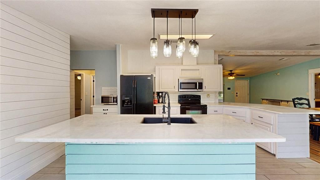 For Sale: $420,000 (4 beds, 2 baths, 1860 Square Feet)