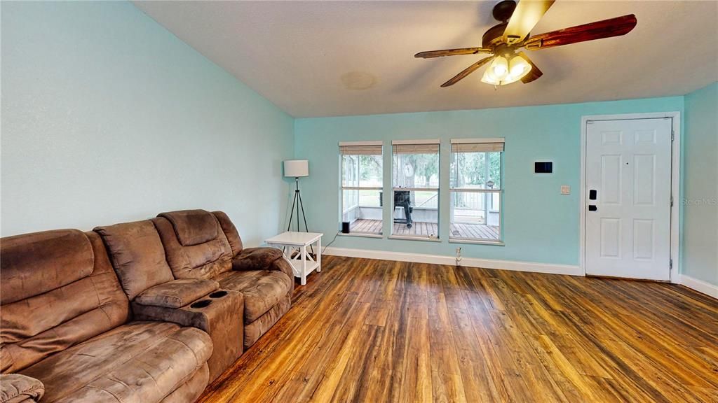 For Sale: $420,000 (4 beds, 2 baths, 1860 Square Feet)