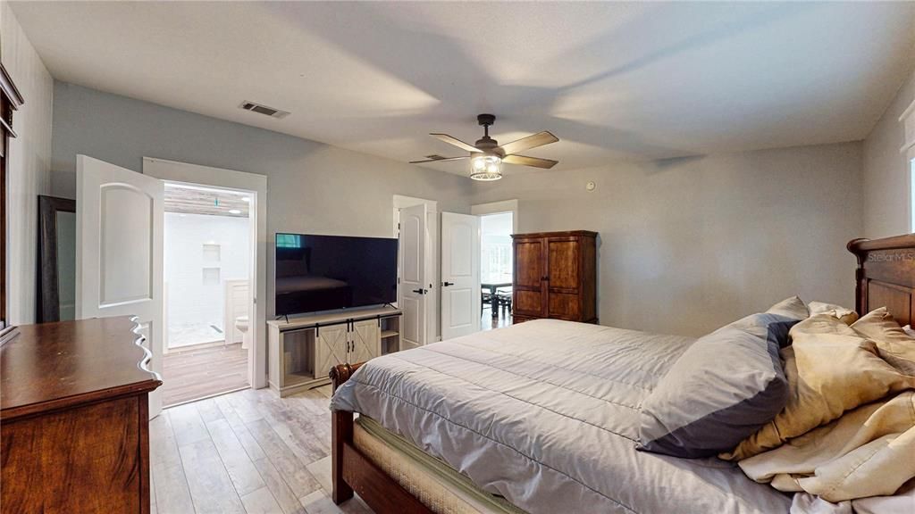 For Sale: $420,000 (4 beds, 2 baths, 1860 Square Feet)