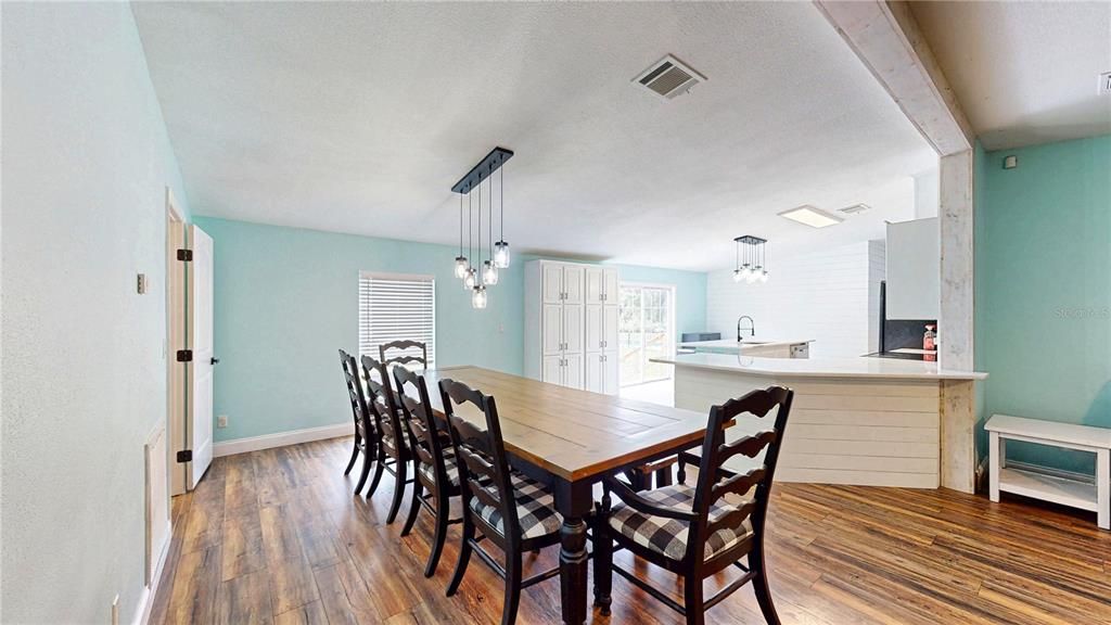 For Sale: $420,000 (4 beds, 2 baths, 1860 Square Feet)