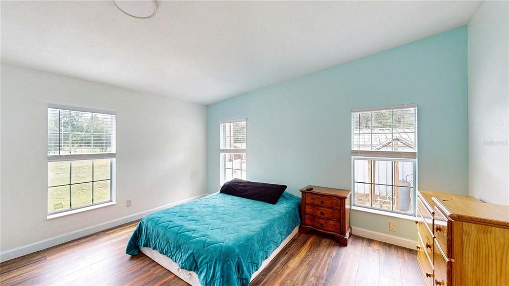 For Sale: $420,000 (4 beds, 2 baths, 1860 Square Feet)