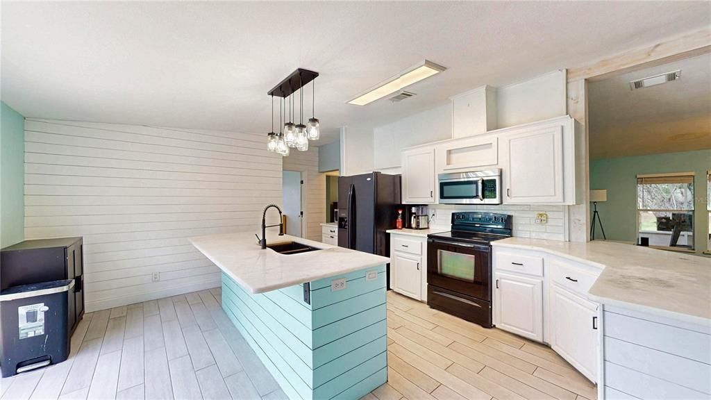 For Sale: $420,000 (4 beds, 2 baths, 1860 Square Feet)