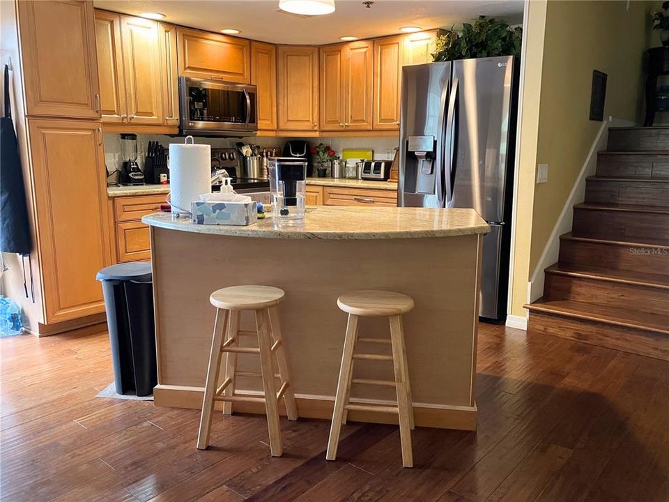 待售: $395,000 (3 贝兹, 3 浴室, 2357 平方英尺)