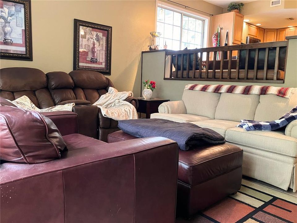 待售: $395,000 (3 贝兹, 3 浴室, 2357 平方英尺)