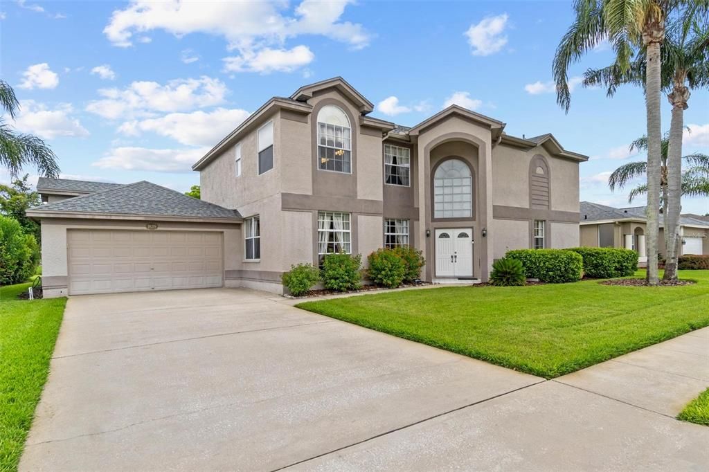 Под контрактом: $685,000 (4 спален, 2 ванн, 3376 Квадратных фут)