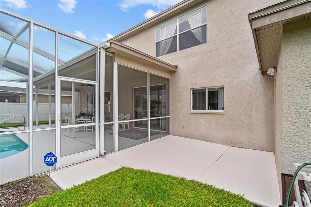 Под контрактом: $685,000 (4 спален, 2 ванн, 3376 Квадратных фут)