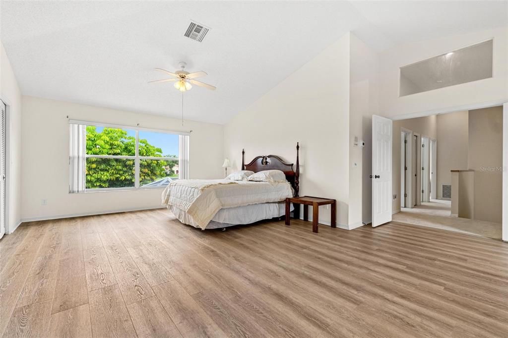 Под контрактом: $685,000 (4 спален, 2 ванн, 3376 Квадратных фут)