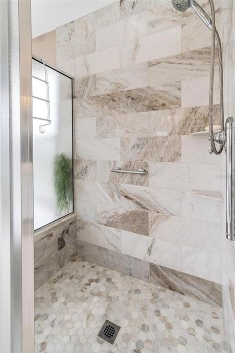 Под контрактом: $685,000 (4 спален, 2 ванн, 3376 Квадратных фут)