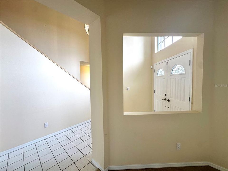 Под контрактом: $685,000 (4 спален, 2 ванн, 3376 Квадратных фут)