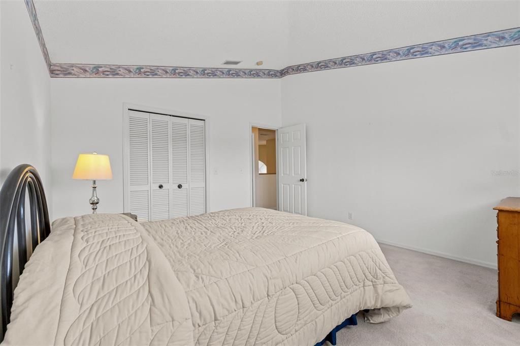 Под контрактом: $685,000 (4 спален, 2 ванн, 3376 Квадратных фут)