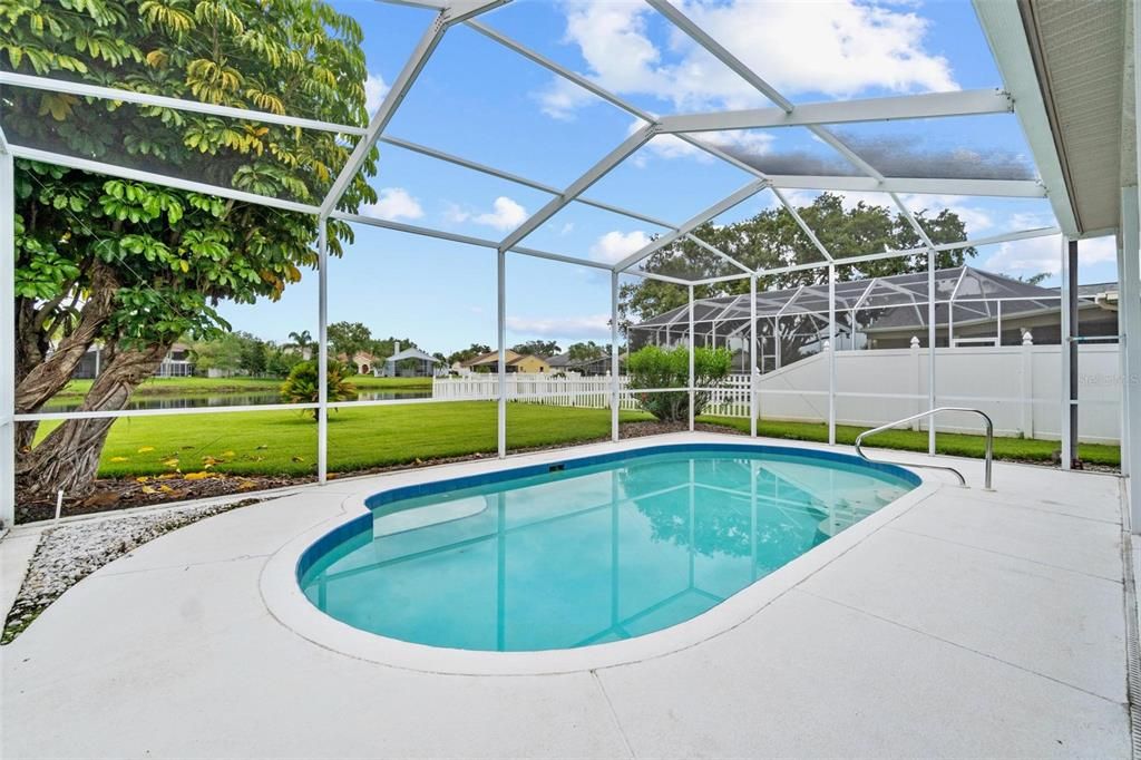 Под контрактом: $685,000 (4 спален, 2 ванн, 3376 Квадратных фут)