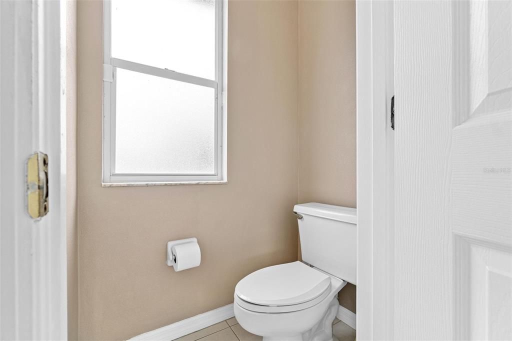 Под контрактом: $685,000 (4 спален, 2 ванн, 3376 Квадратных фут)