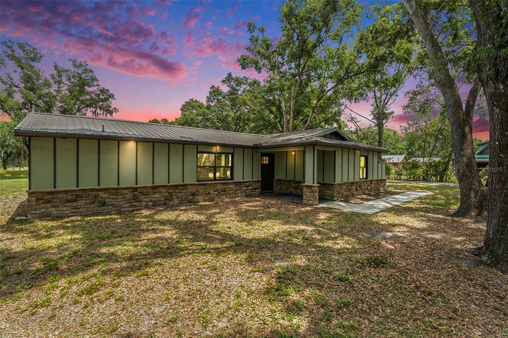 Под контрактом: $510,000 (3 спален, 2 ванн, 1756 Квадратных фут)