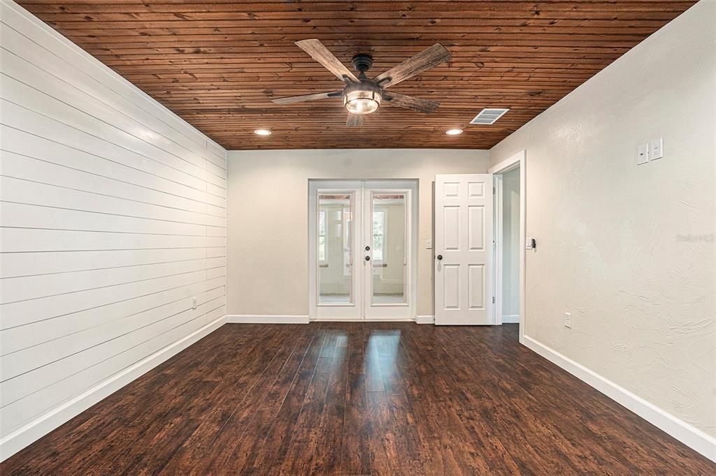 Под контрактом: $510,000 (3 спален, 2 ванн, 1756 Квадратных фут)