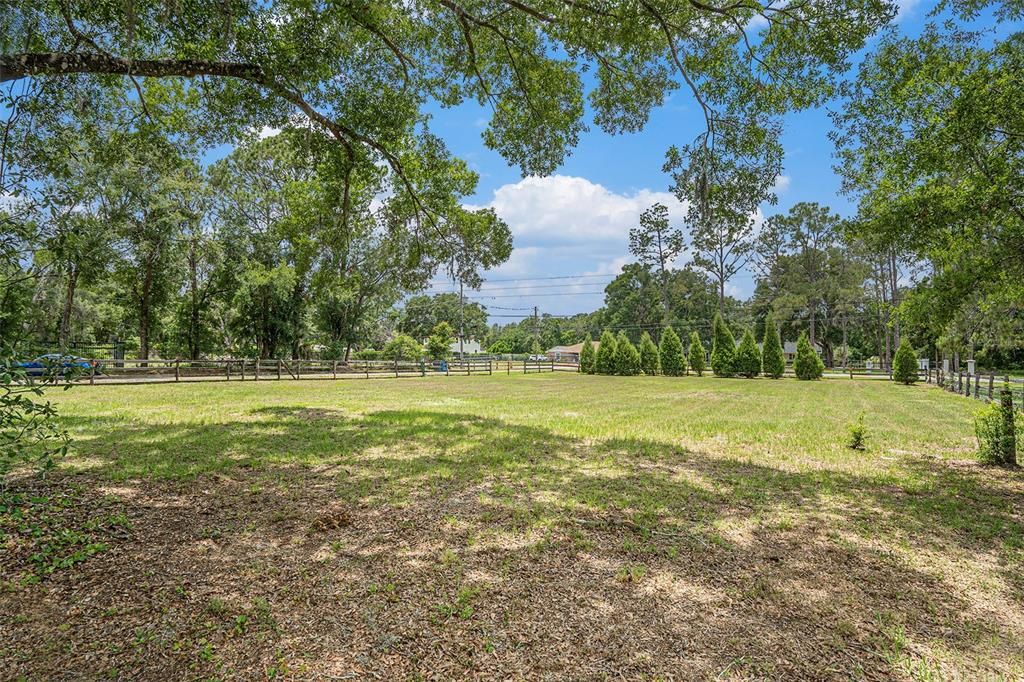 Под контрактом: $510,000 (3 спален, 2 ванн, 1756 Квадратных фут)