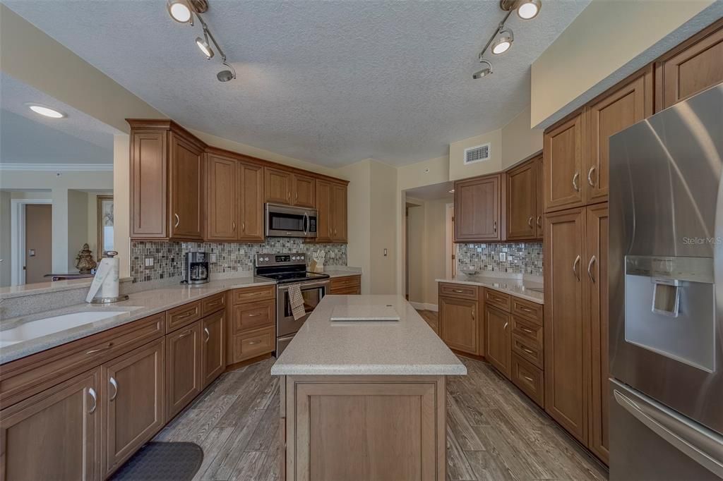 For Rent: $10,000 (3 beds, 3 baths, 2360 Square Feet)