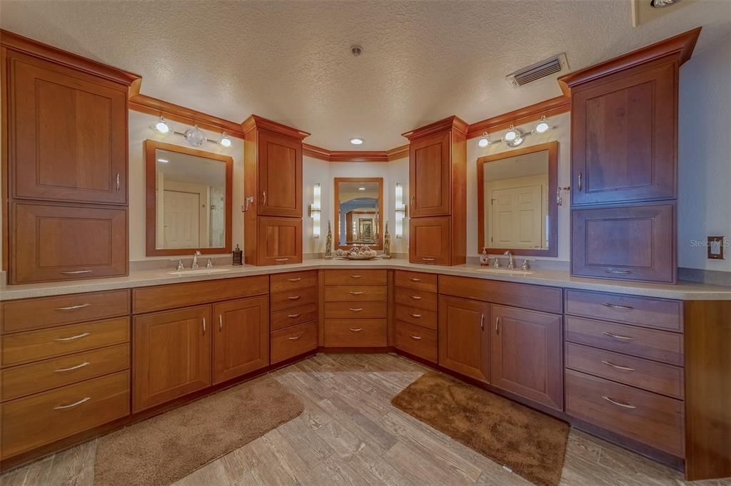 For Rent: $10,000 (3 beds, 3 baths, 2360 Square Feet)