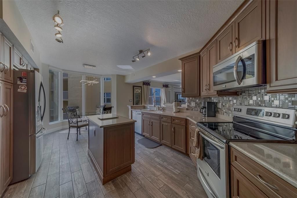 For Rent: $10,000 (3 beds, 3 baths, 2360 Square Feet)