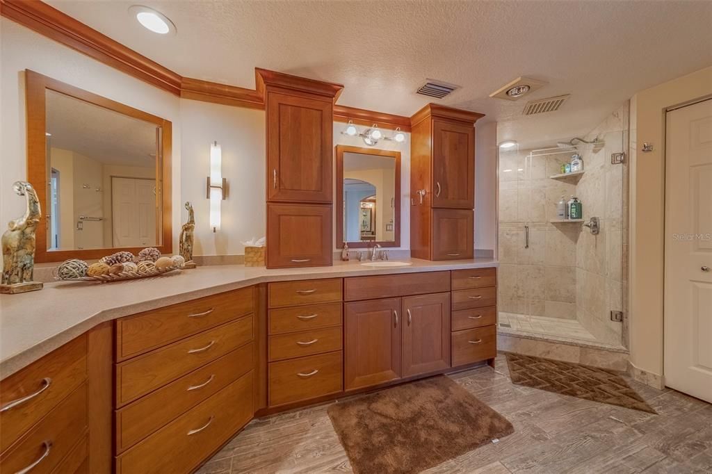 For Rent: $10,000 (3 beds, 3 baths, 2360 Square Feet)