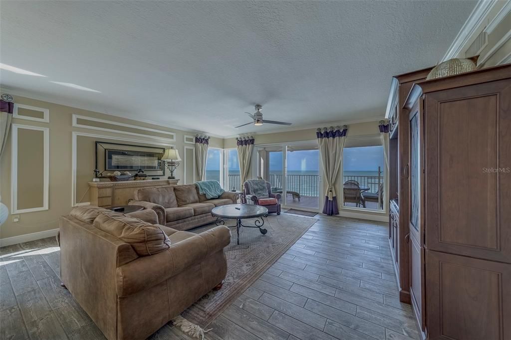 For Rent: $10,000 (3 beds, 3 baths, 2360 Square Feet)