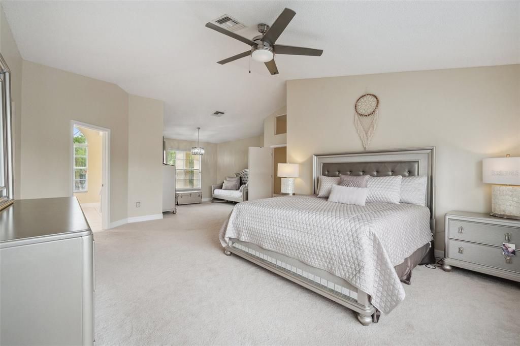 На продажу: $550,000 (5 спален, 2 ванн, 3243 Квадратных фут)