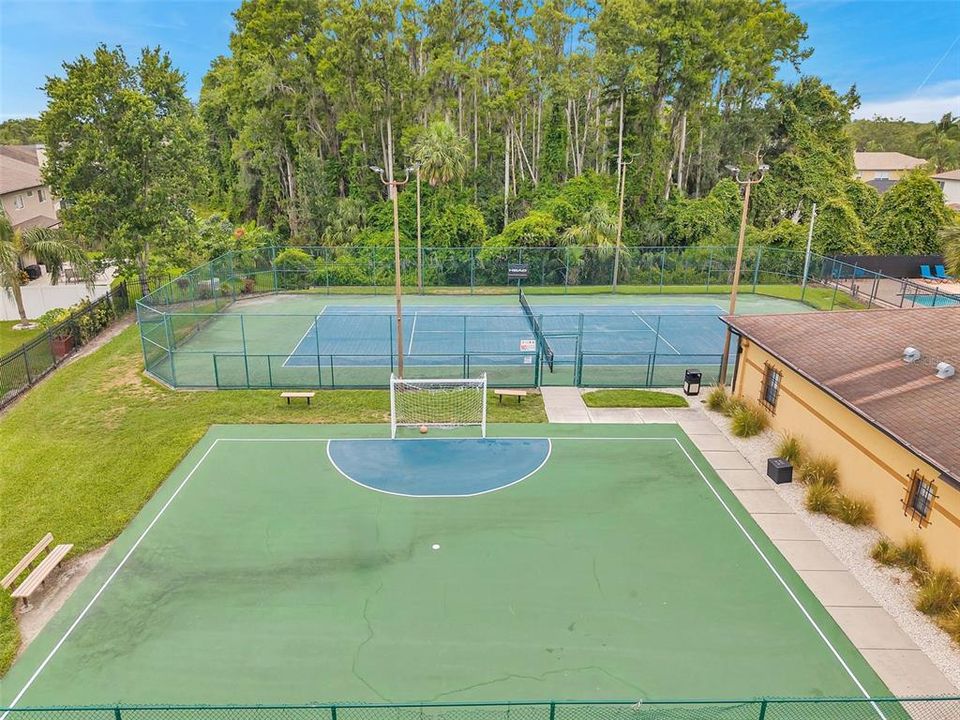 На продажу: $550,000 (5 спален, 2 ванн, 3243 Квадратных фут)