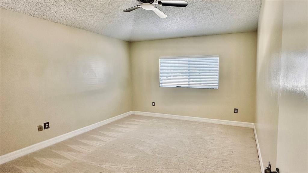 На продажу: $550,000 (5 спален, 2 ванн, 3243 Квадратных фут)