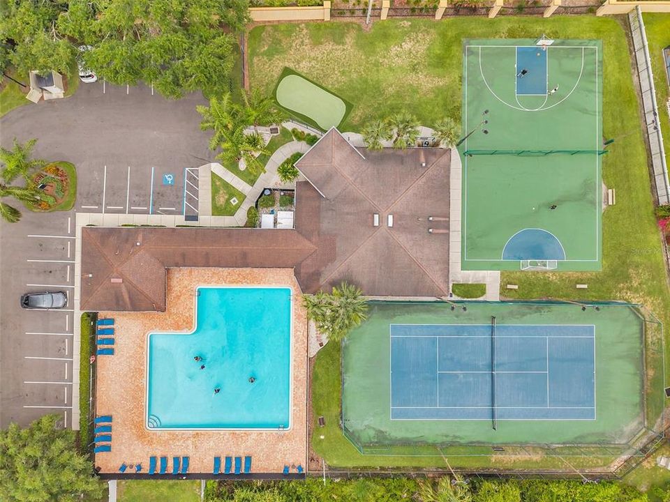 На продажу: $550,000 (5 спален, 2 ванн, 3243 Квадратных фут)