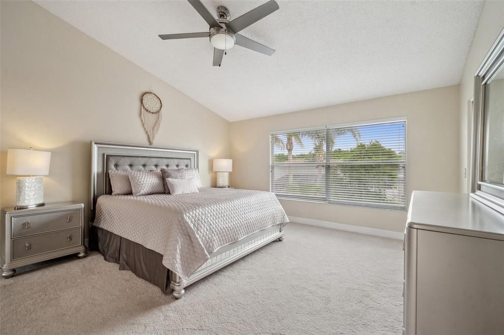 На продажу: $550,000 (5 спален, 2 ванн, 3243 Квадратных фут)