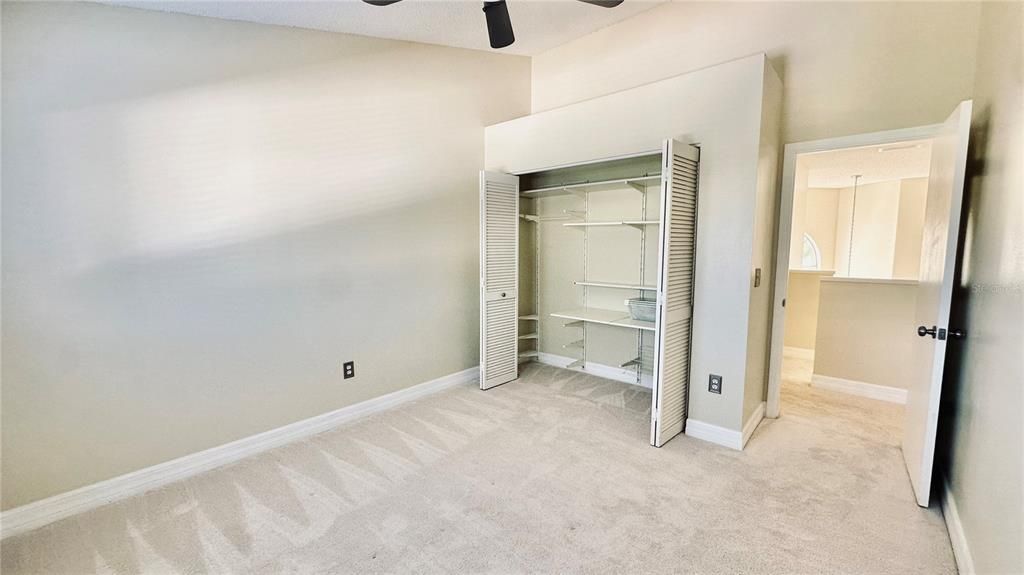 На продажу: $550,000 (5 спален, 2 ванн, 3243 Квадратных фут)