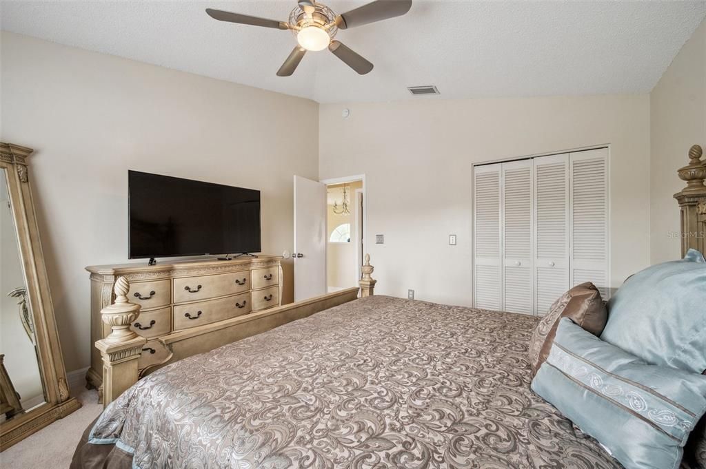 На продажу: $550,000 (5 спален, 2 ванн, 3243 Квадратных фут)