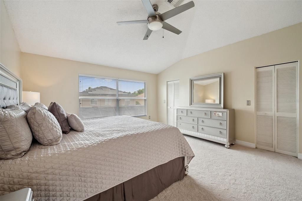 На продажу: $550,000 (5 спален, 2 ванн, 3243 Квадратных фут)