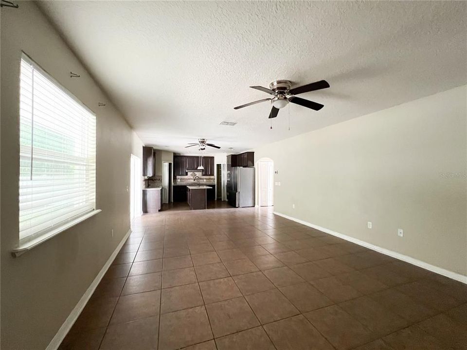 Active With Contract: $284,900 (5 beds, 3 baths, 2887 Square Feet)