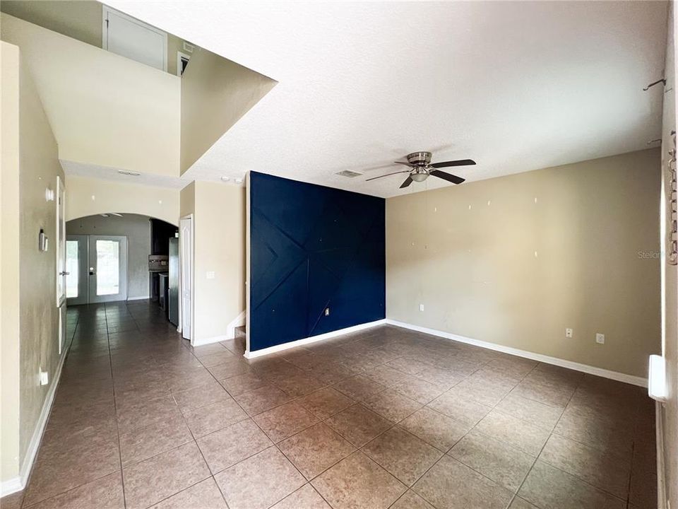 Active With Contract: $284,900 (5 beds, 3 baths, 2887 Square Feet)