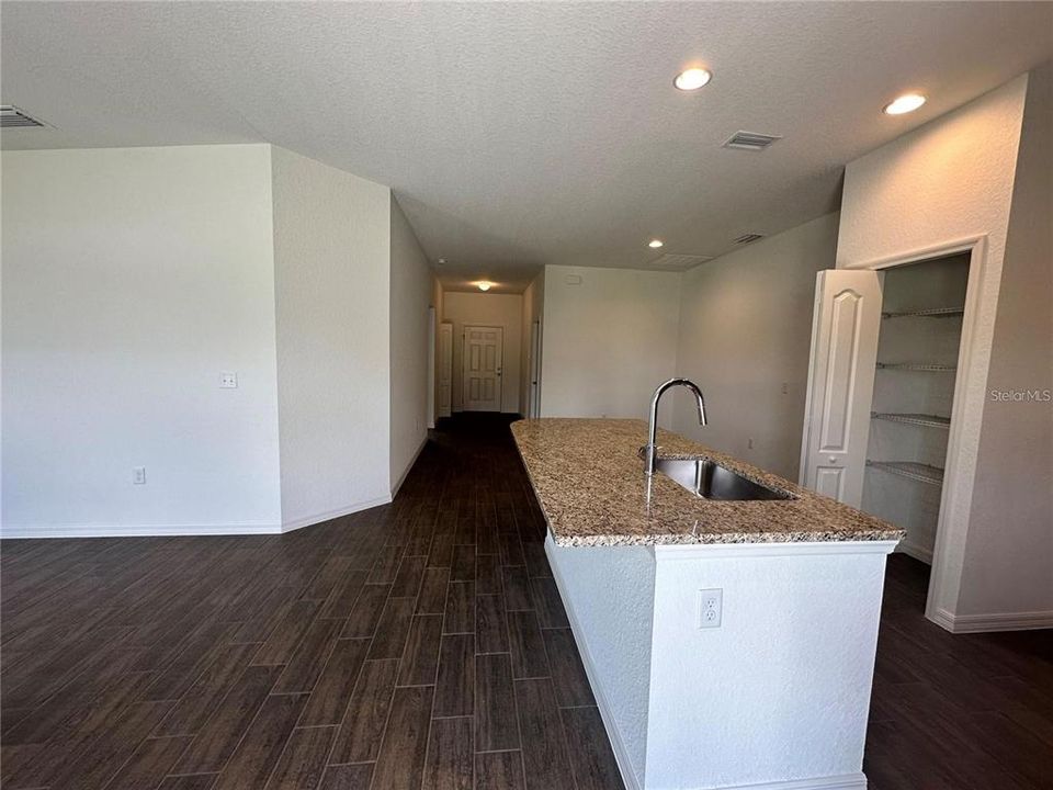 For Rent: $1,850 (3 beds, 2 baths, 1266 Square Feet)