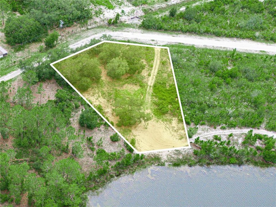 En Venta: $45,000 (0.88 acres)