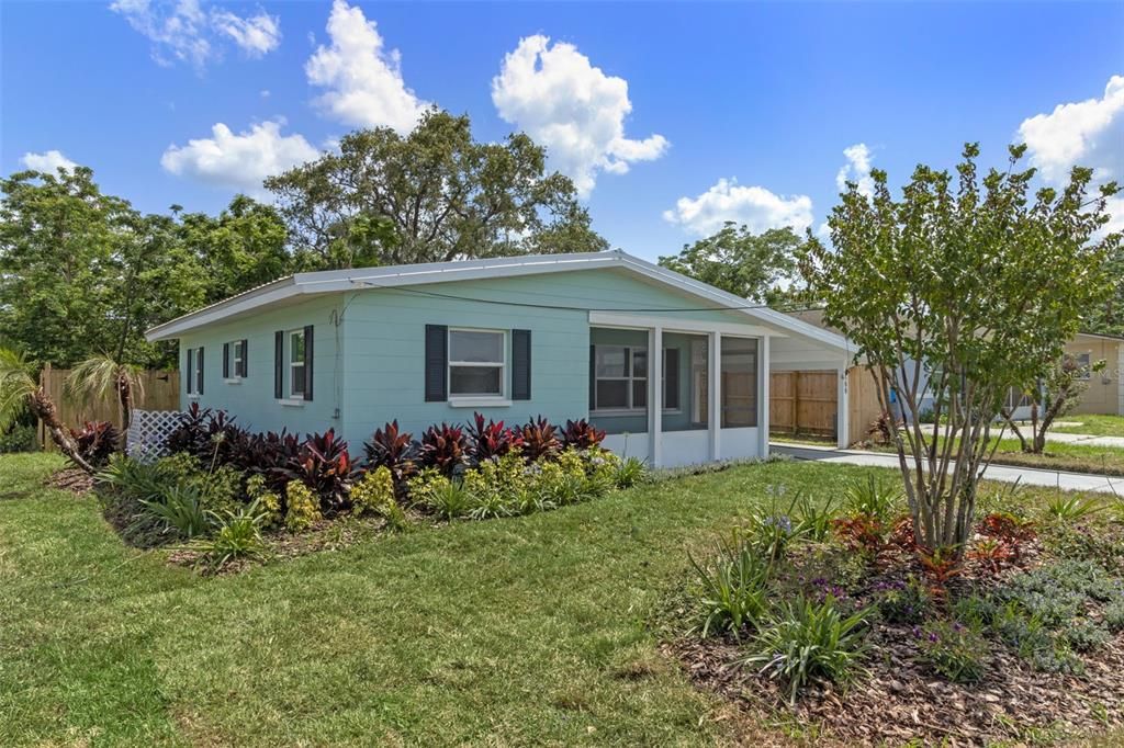 Recently Sold: $205,000 (2 beds, 1 baths, 963 Square Feet)