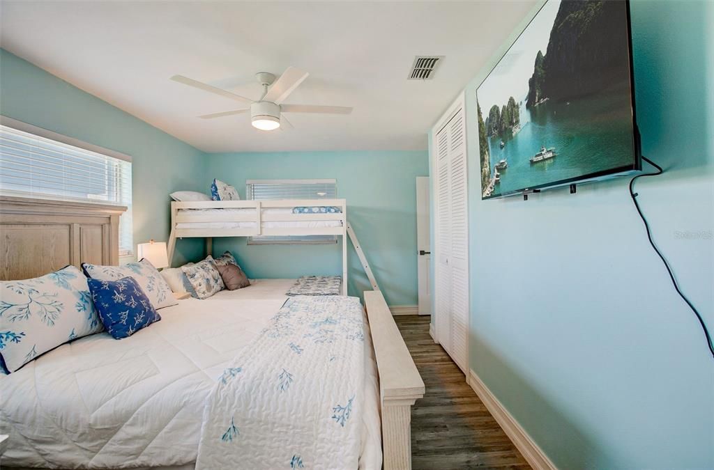 For Sale: $1,198,000 (2 beds, 2 baths, 1551 Square Feet)