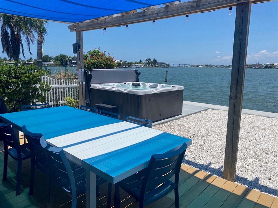 For Sale: $1,198,000 (2 beds, 2 baths, 1551 Square Feet)