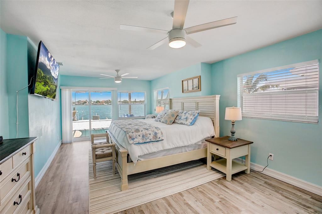 For Sale: $1,198,000 (2 beds, 2 baths, 1551 Square Feet)