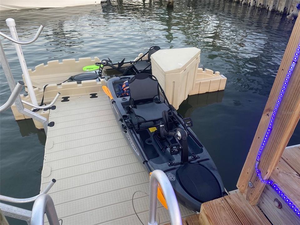 For Sale: $1,198,000 (2 beds, 2 baths, 1551 Square Feet)